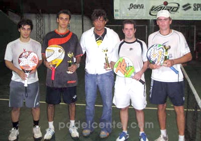 Los finalistas, de izquierda a derecha: Cattaneo, Restivo, el &aacute;rbitro Haiek, Rincon y Saravia