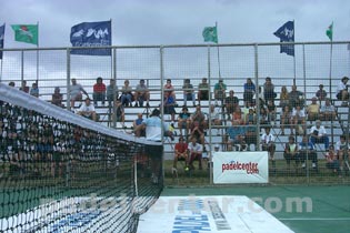 El chino Mu&ntilde;oz sale de la cancha pero no alcanza