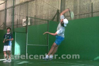 Gomez Melgarejo (pegando) y Marcelo Iba�ez