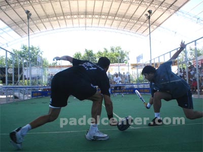La nueva pareja de Seba y Cristian se mostr&oacute; en Mendoza (foto: Padelcenter.com)